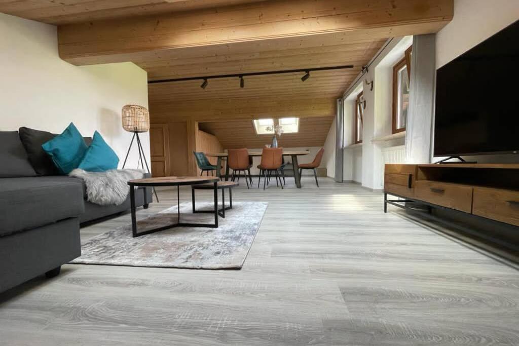 Gemuetliche Ferienwohnung Im Dg Am Tegernsee - Bergblick, Ruhe & Ganz Viel Platz باد ويسي المظهر الخارجي الصورة